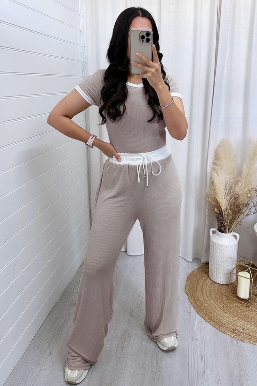 Mid Rise Flare Jeans- Doss Dollz