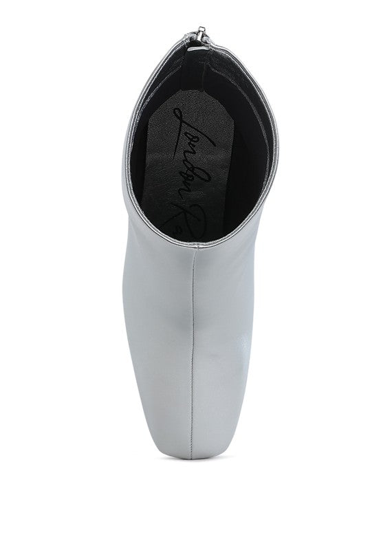 Mid Rise Flare Jeans- Doss Dollz