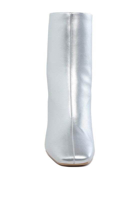 Mid Rise Flare Jeans- Doss Dollz